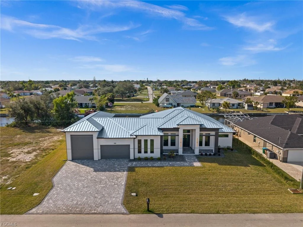 Southwest Florida home with oversized garage